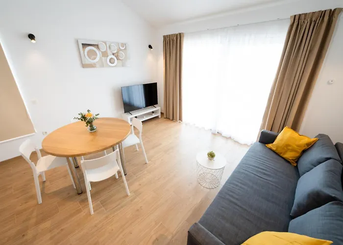 Daire Piskulic Brodarica (Sibenik-Knin)