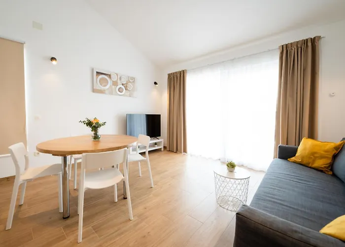 Piskulic Daire Brodarica (Sibenik-Knin)