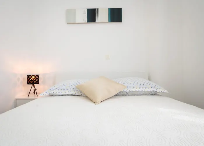 Piskulic * Brodarica (Sibenik-Knin)